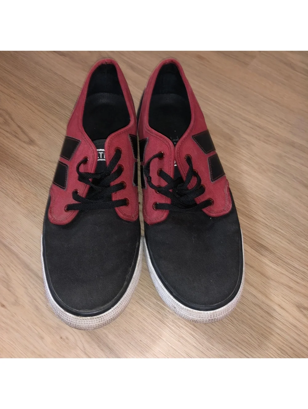 MACBETH VEGAN SKATE SHOES VINTAGE RED BLACK LANGLEY MENS SIZE 10 RARE